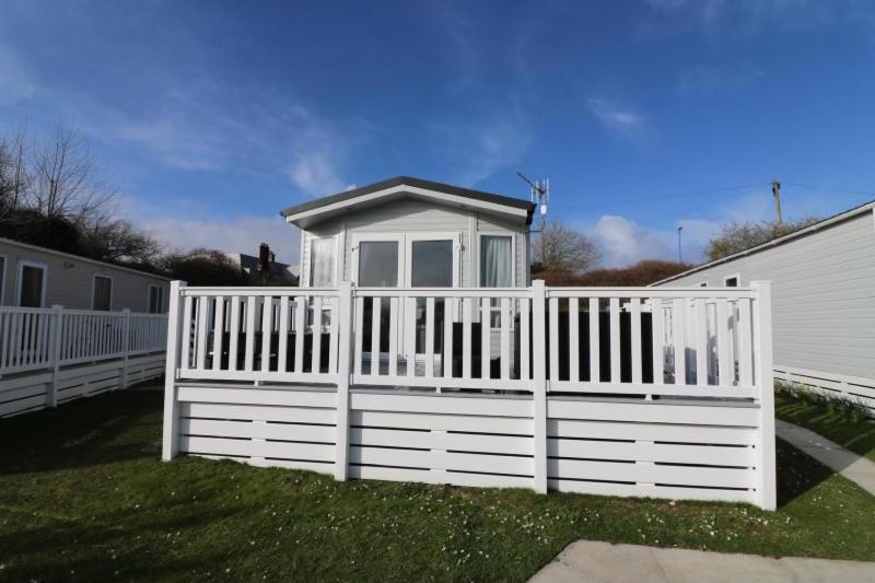 The Willows Selsey Luaran gambar