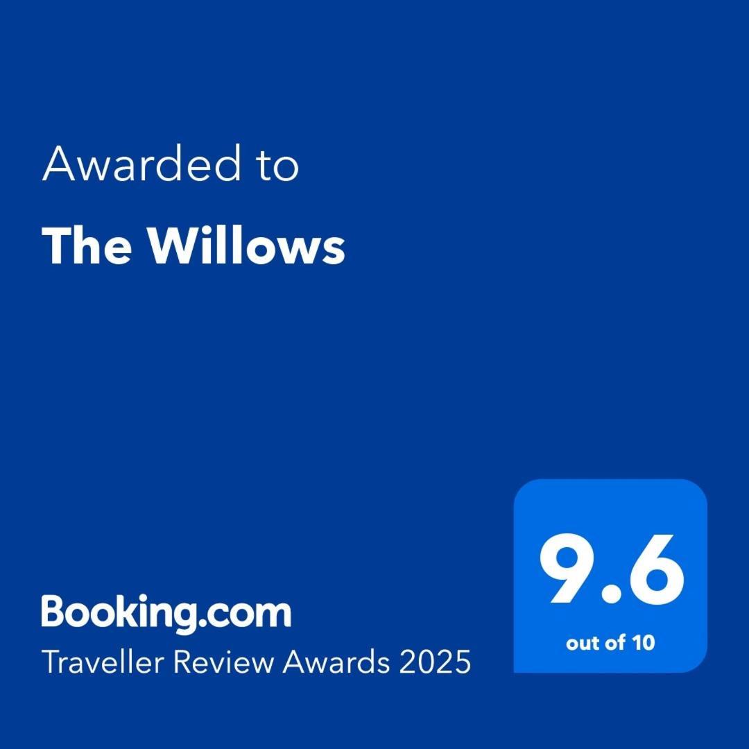 The Willows Selsey Luaran gambar